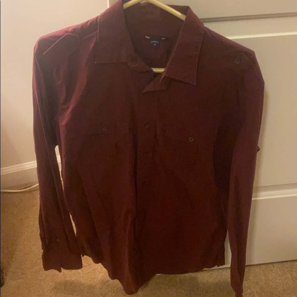 Gap Men’s Military Button Up Maroon Medium